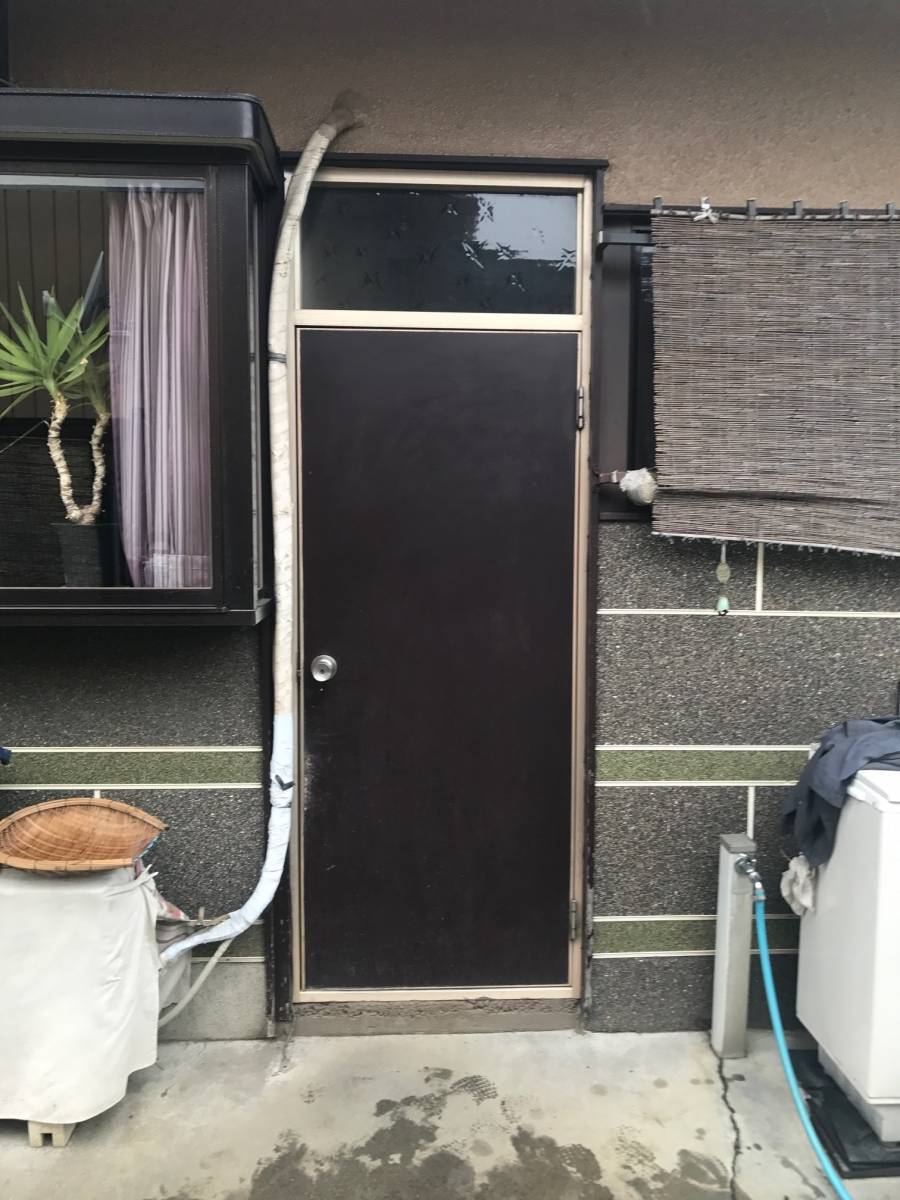 まどありー。のコロナ対策の一環の施工前の写真1