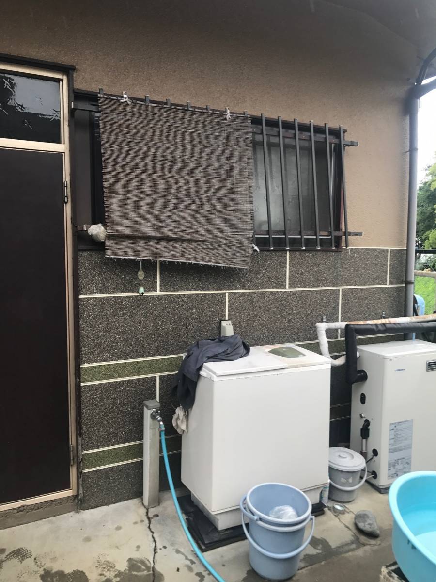 まどありー。の台風、防犯対策の施工前の写真1