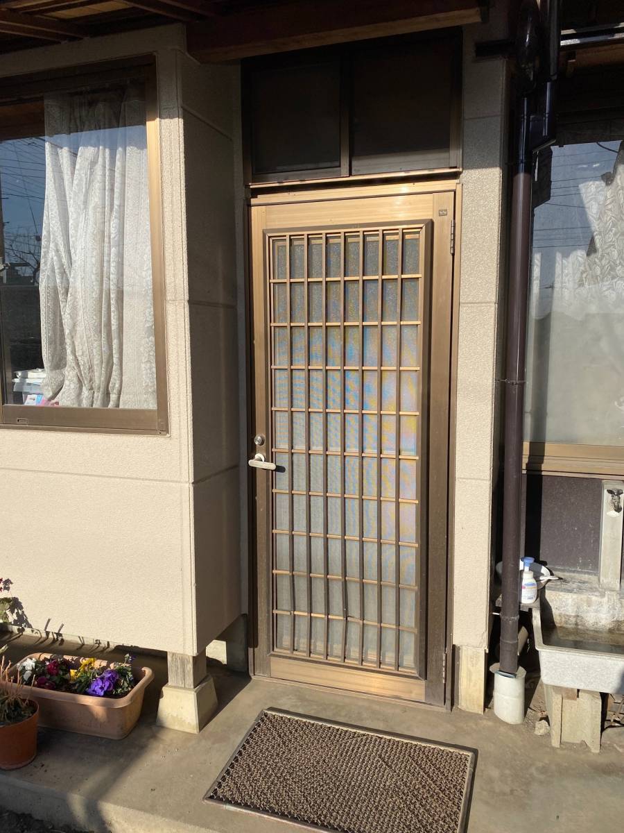 まどありー。のコロナ対策の一環の施工前の写真1