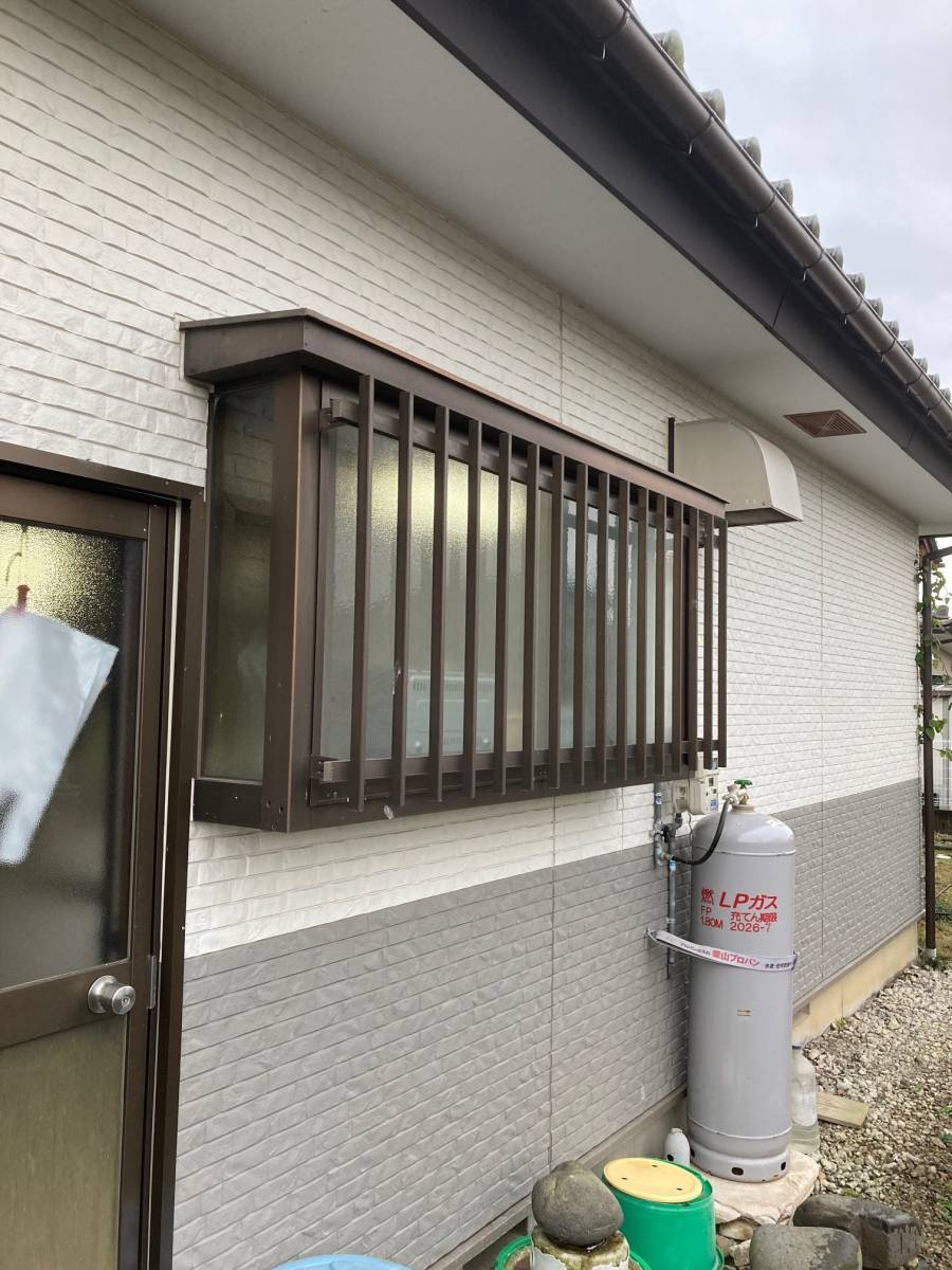 まどありー。の面格子サッシ入れ替えの施工前の写真1