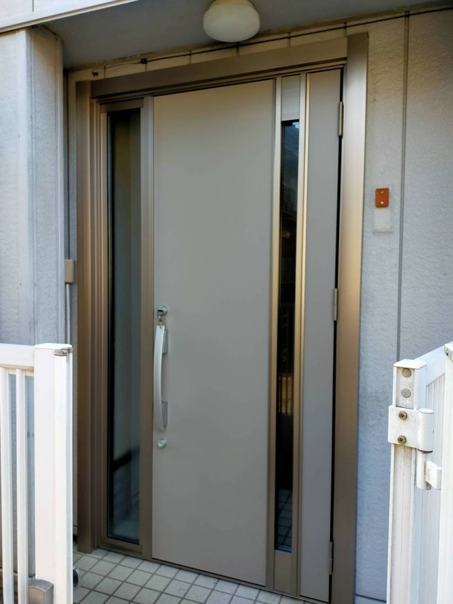 まどありー。の玄関ドア交換の施工事例写真