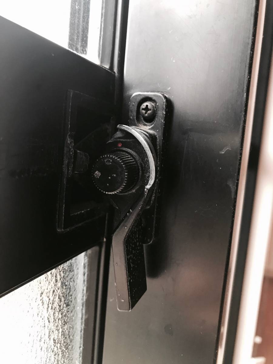 まどありー。のクレセント交換の施工前の写真1