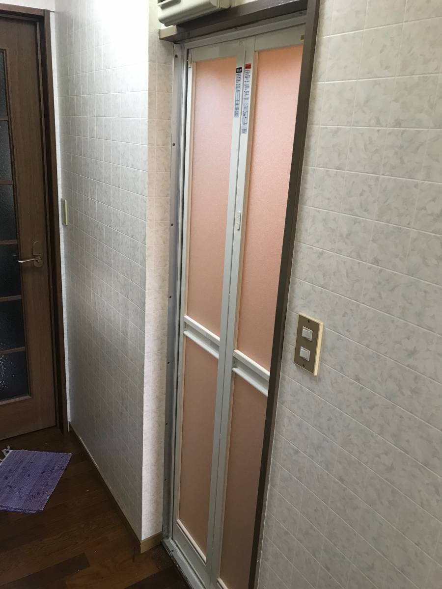 浴室ドアの交換