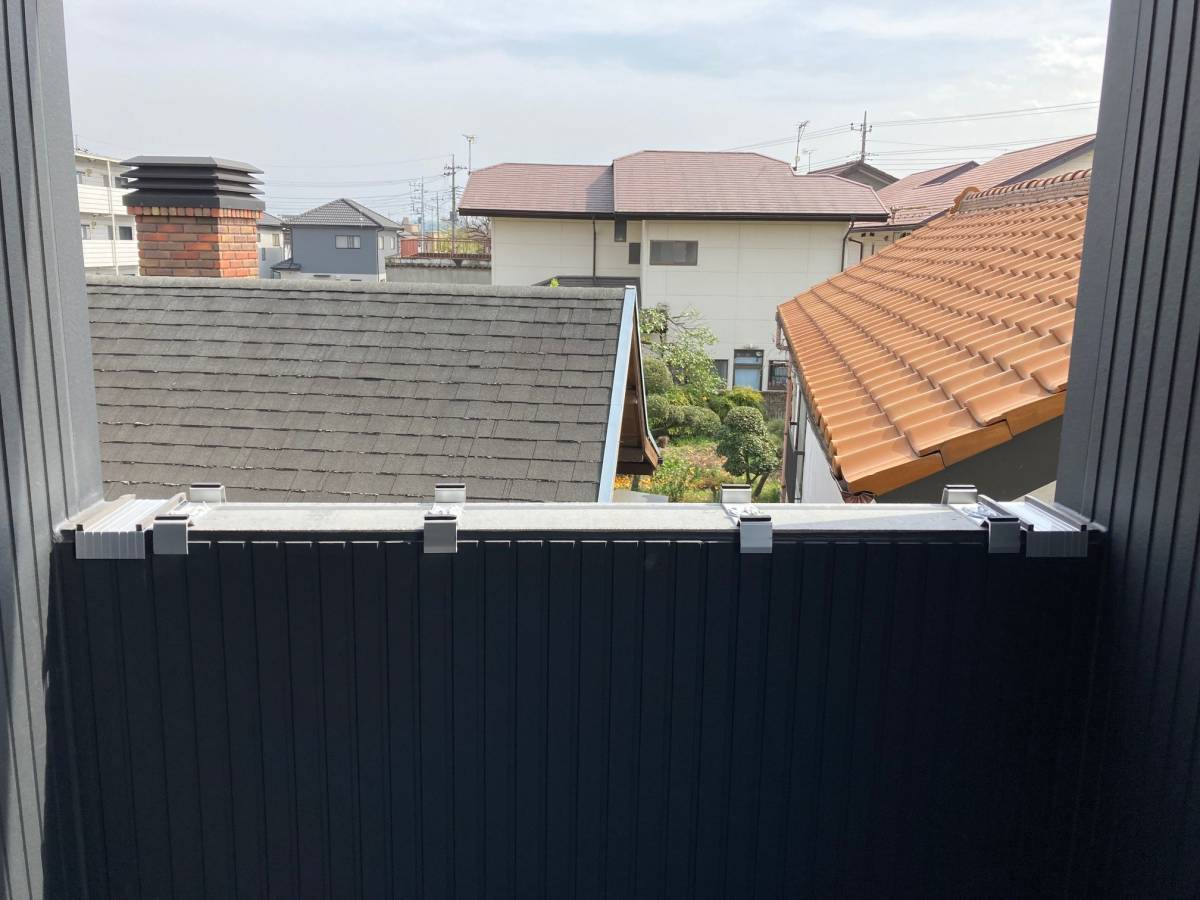 まどありー。の笠木工事の施工前の写真2