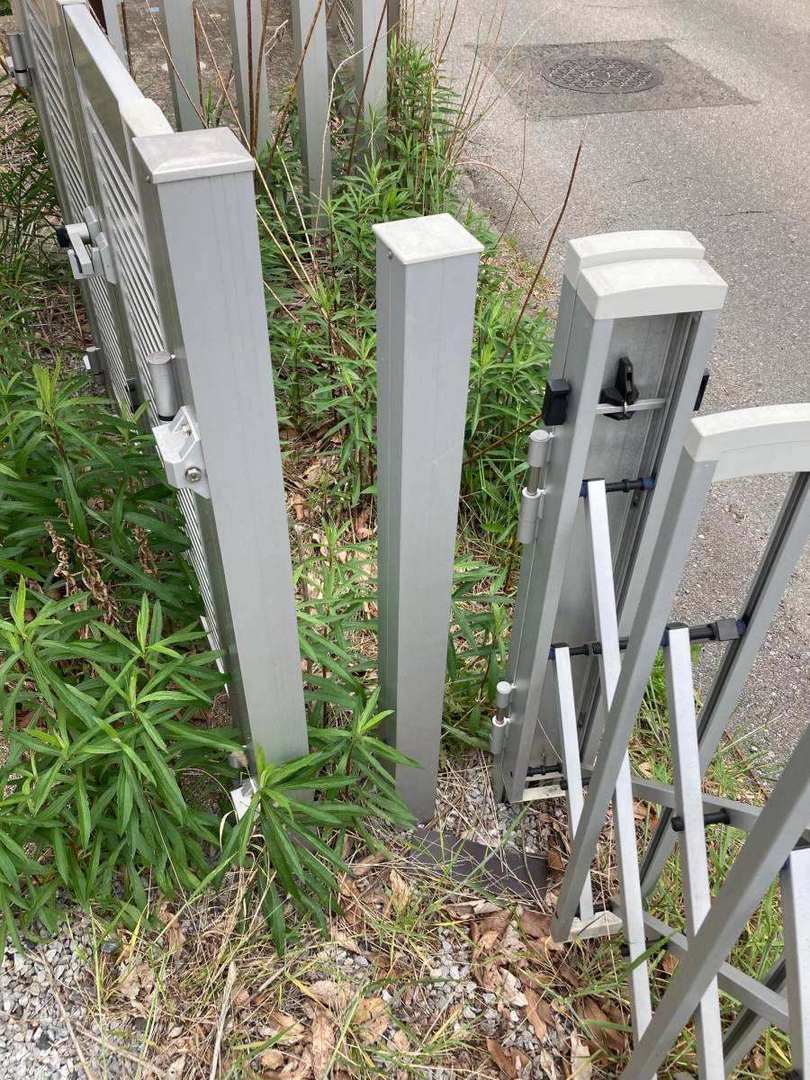 まどありー。の自動開閉タイプの門扉へ交換の施工前の写真1