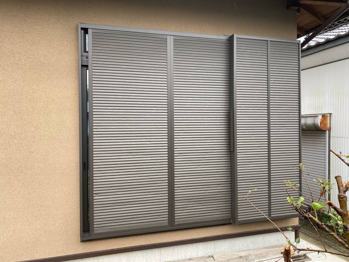 まどありー。の雨戸交換の施工前の写真1