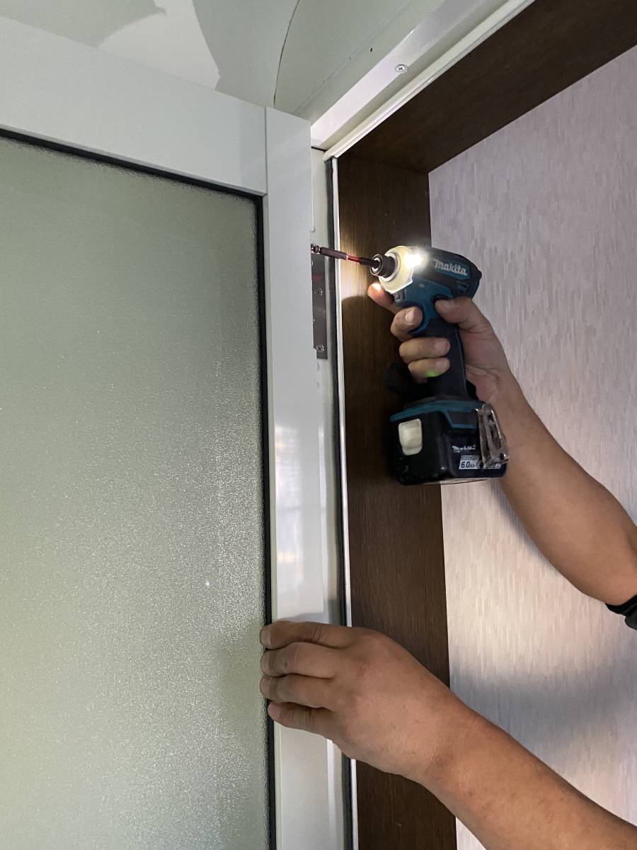 まどありー。の浴室ドアの交換の施工前の写真2
