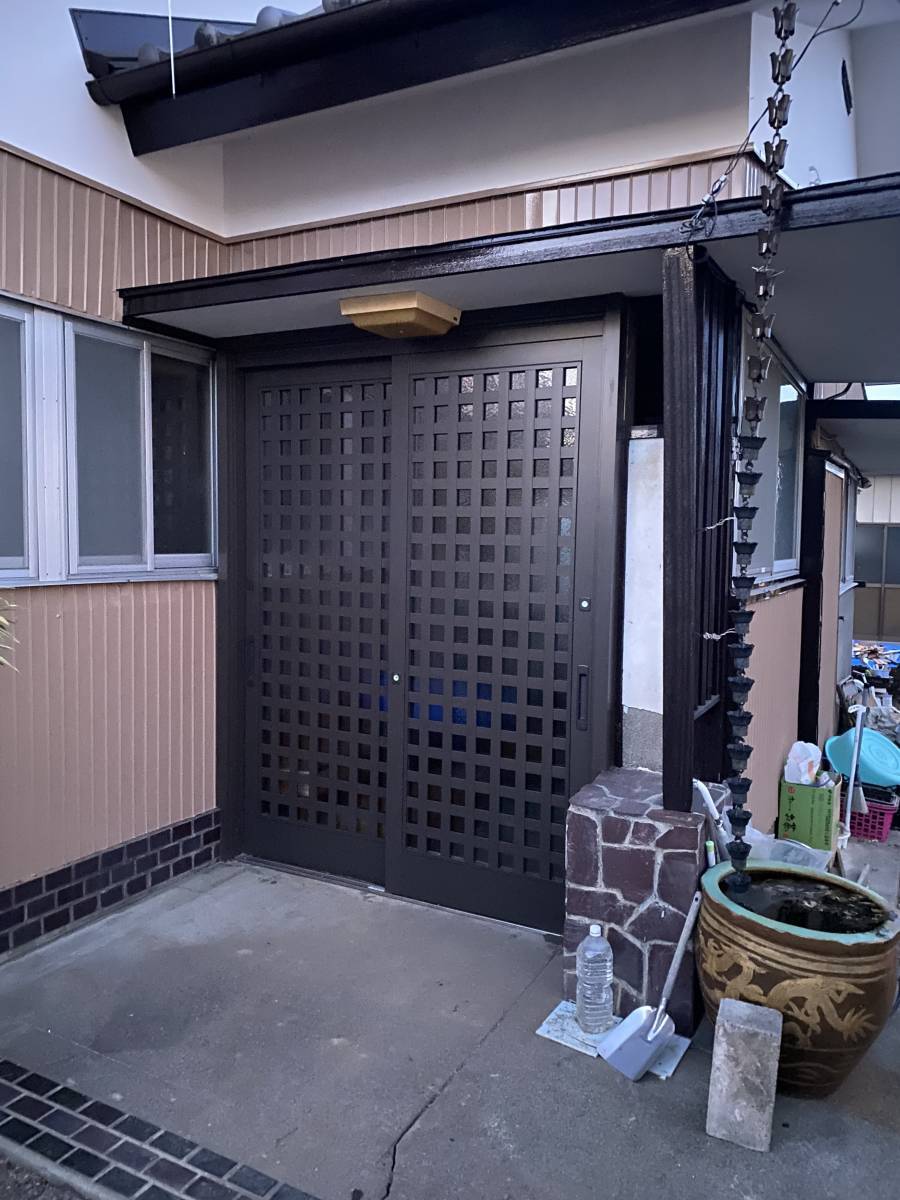 まどありー。太田店の玄関を新しくの施工事例写真