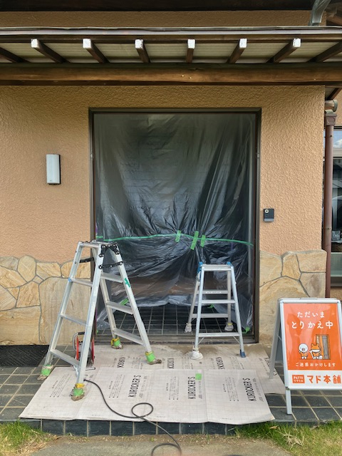 まどありー。の玄関リシェント工事の施工前の写真2
