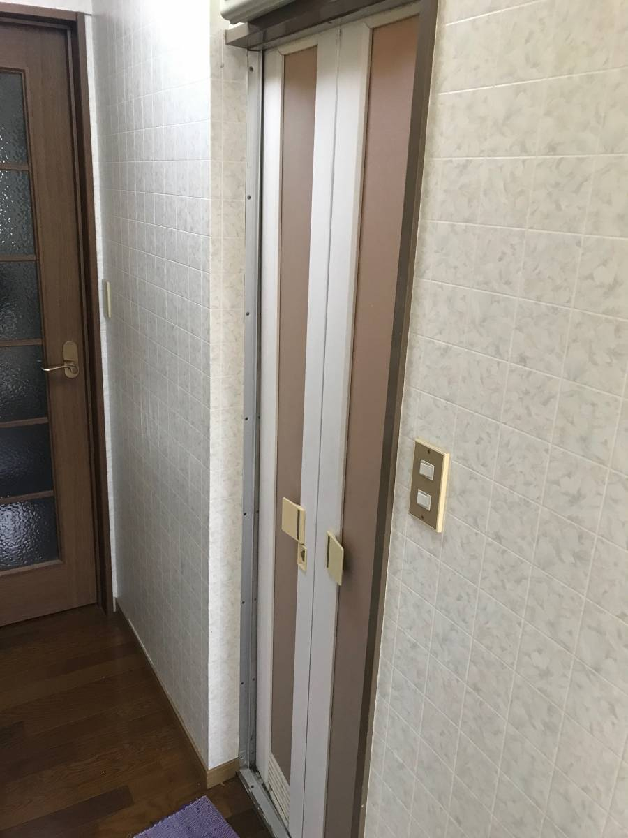 まどありー。太田店の浴室ドアの交換の施工前の写真1