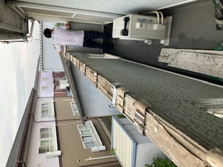 まどありー。太田店の笠木の施工前の写真1