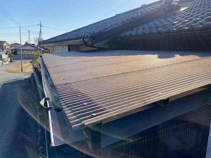 まどありー。太田店の屋根材の交換の施工前の写真1