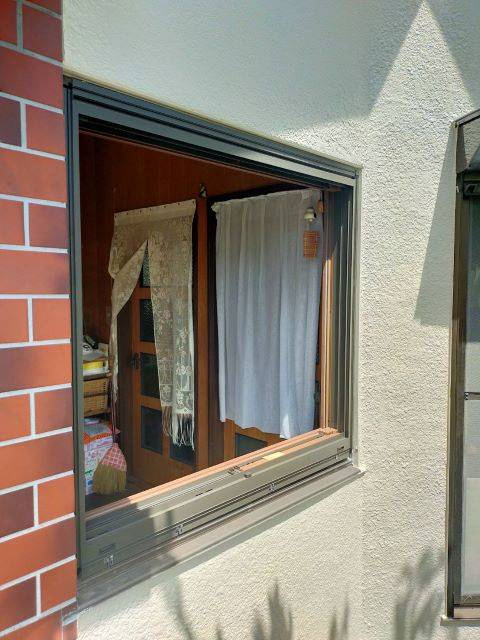 まどありー。太田店の1day　リフォーム窓　LIXIL取り替え窓「リプラス」の施工前の写真2