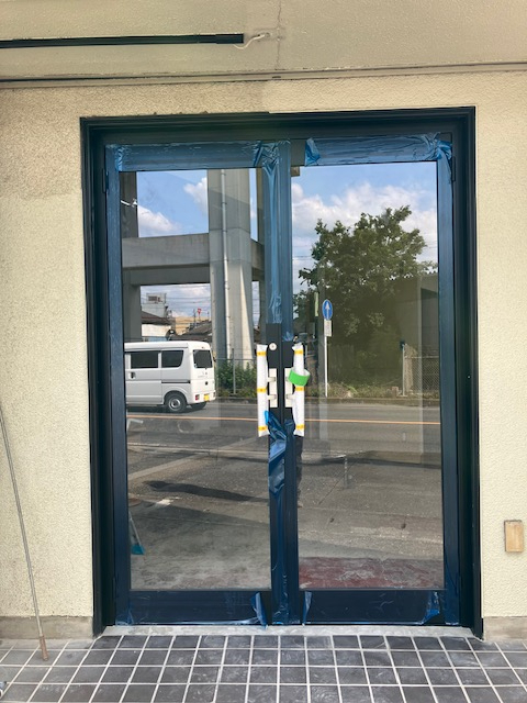 まどありー。太田店の店舗ドアの交換の施工事例写真