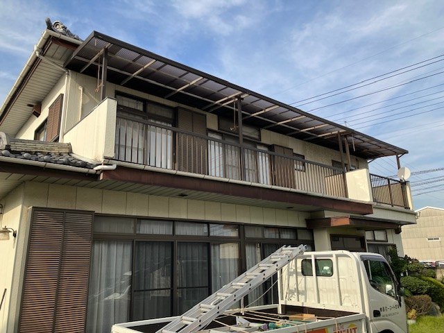 まどありー。太田店のポリカ屋根の交換の施工後の写真2