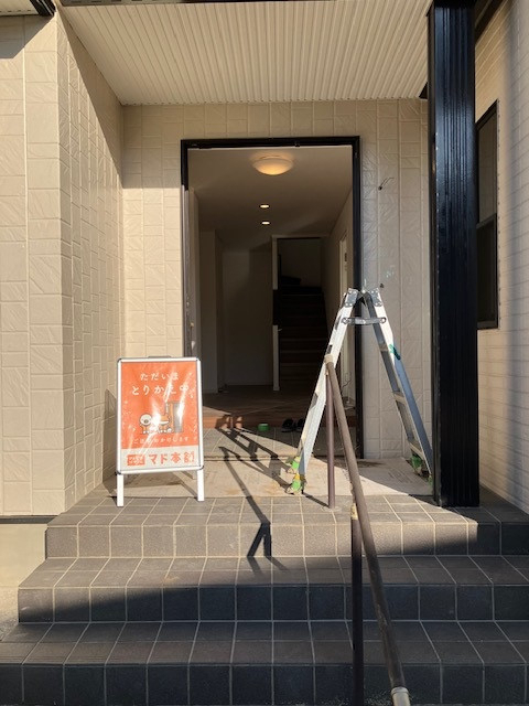 まどありー。太田店の玄関扉リフォームの施工後の写真1