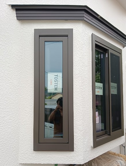まどありー。太田店の〚窓リノベ補助金対象商品〛リプラス「開かない窓」を「開けられる窓」への施工後の写真1