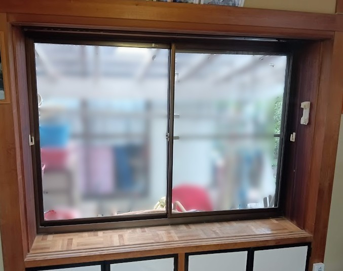 まどありー。太田店の〚窓リノベ補助金対象商品〛二重の窓で断熱性が大幅アップの施工前の写真1