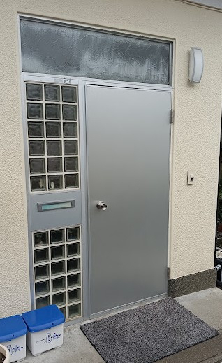 まどありー。太田店のリフォーム玄関ドア「リシェント」の施工前の写真1