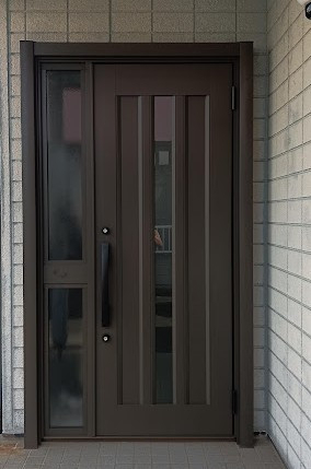 まどありー。太田店のリシェント玄関ドア 安心の防犯機能を標準装備の施工後の写真1