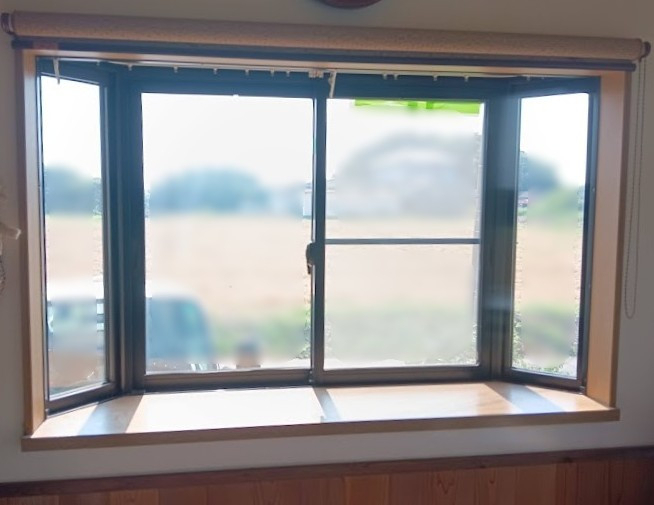 まどありー。太田店の〚窓リノベ補助金対象商品〛内窓 出窓に設置の施工前の写真1