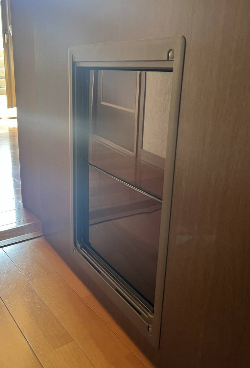 まどありー。太田店のペットドア設置しましたの施工後の写真1