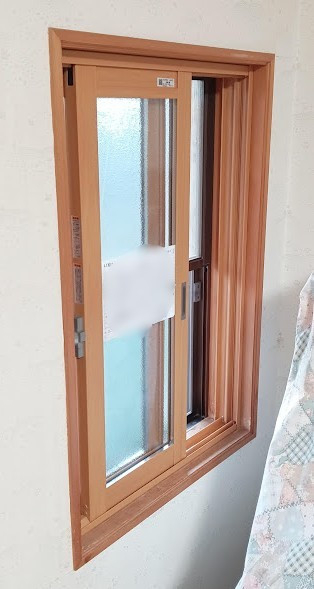 まどありー。太田店の上げ下げ窓の内側に「インプラス」設置の施工後の写真1