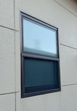 まどありー。太田店の上げ下げ窓から引戸にリフォームの施工前の写真1