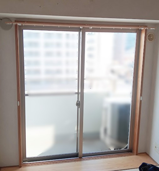 まどありー。太田店の暑い季節も窓断熱の施工前の写真1